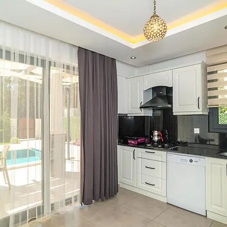 Hisaroenue'de 4 Yatak Odali Villa-villa Bahama * Фетхие