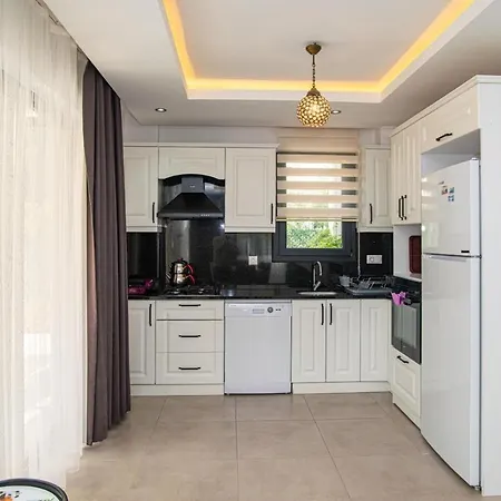 Villa Hisarönü'de 4 Yatak Odalı Villa-villa Bahama *
