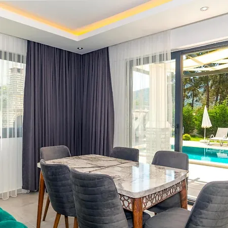 Hisarönü'de 4 Yatak Odalı Villa-villa Bahama Villa *